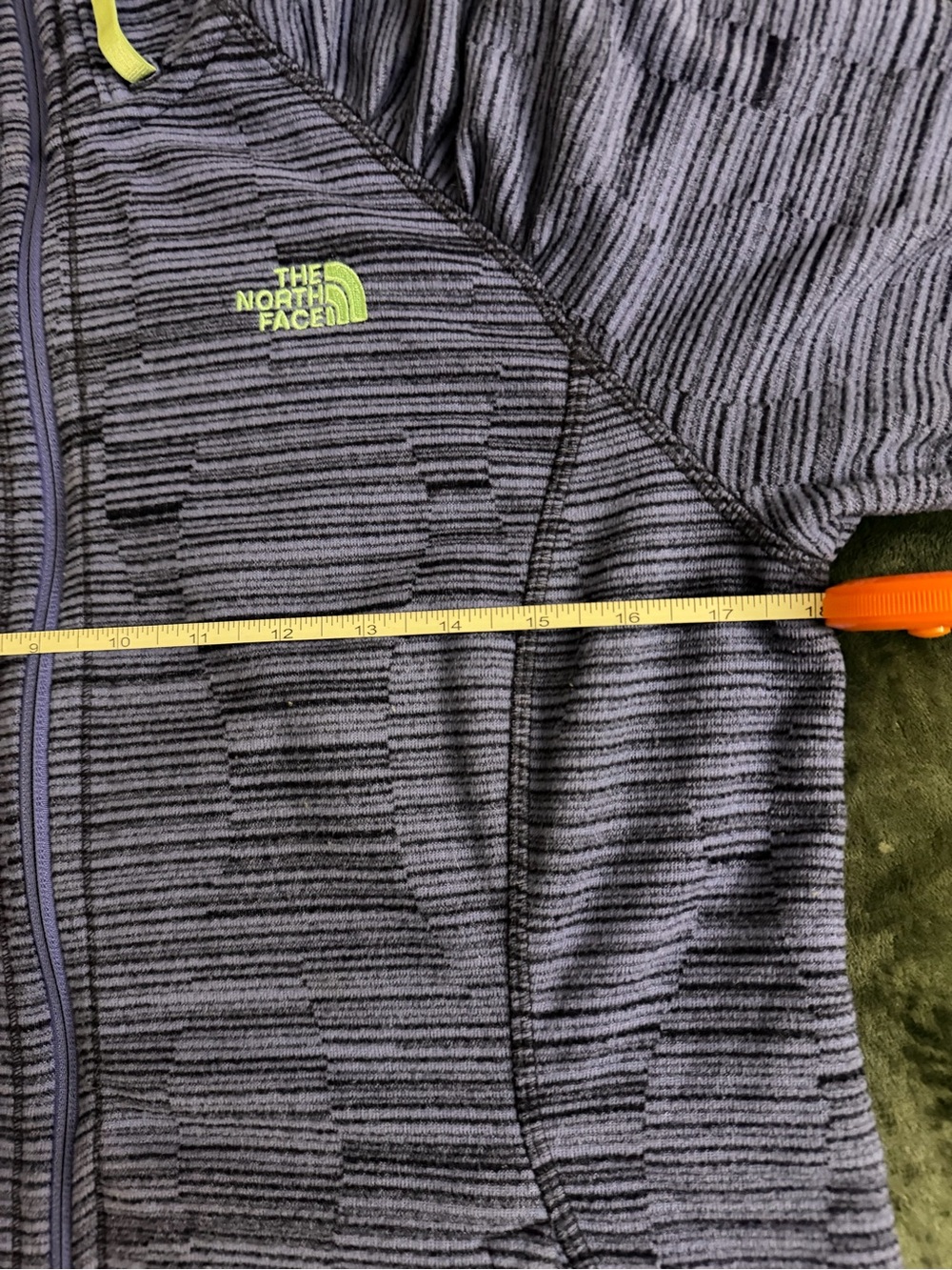 The North Face Women’s Large Purple Textured Full Zip Hooded Fleece Jacket - Picture 8 of 12